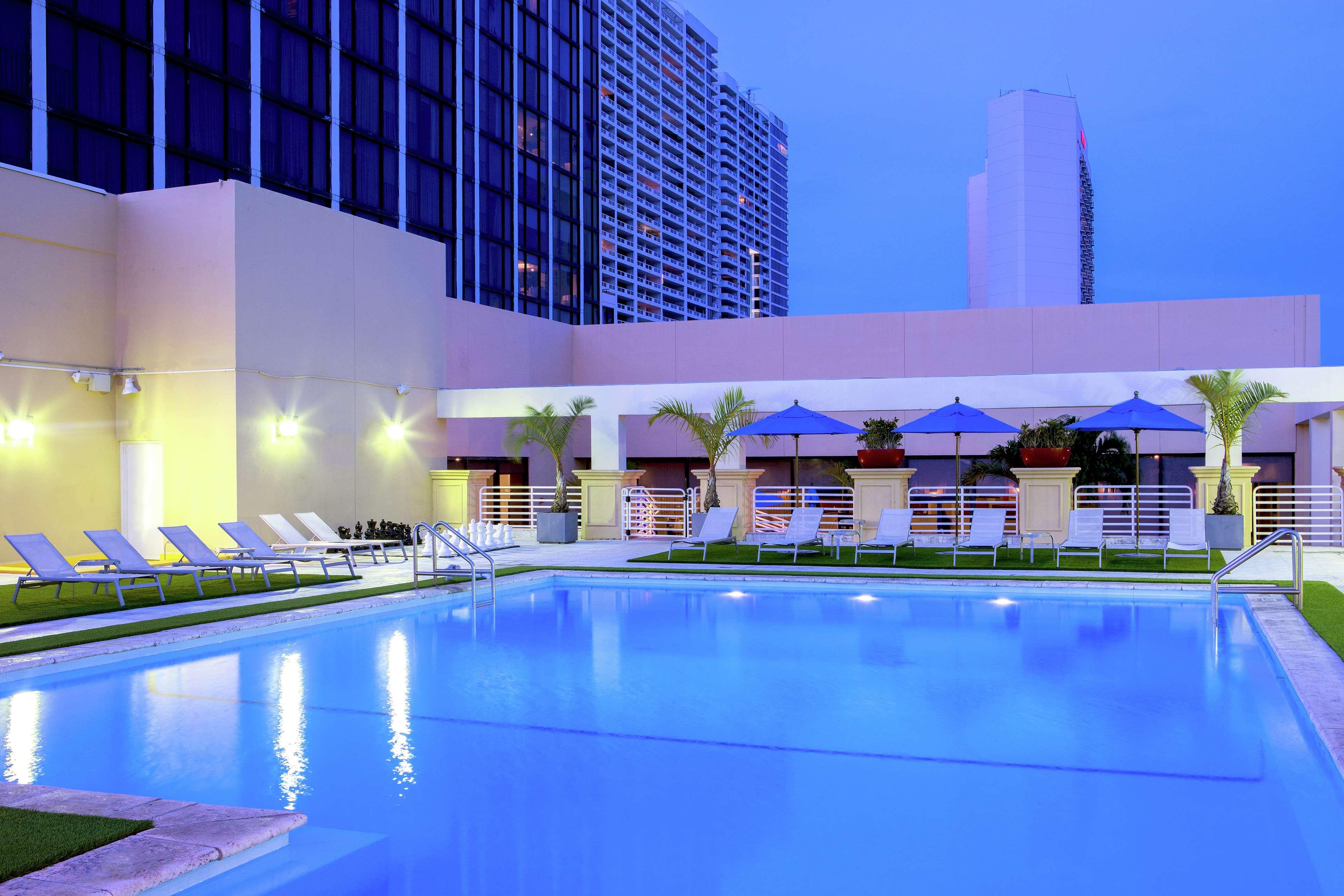Hilton Miami Downtown Hotel Екстериор снимка