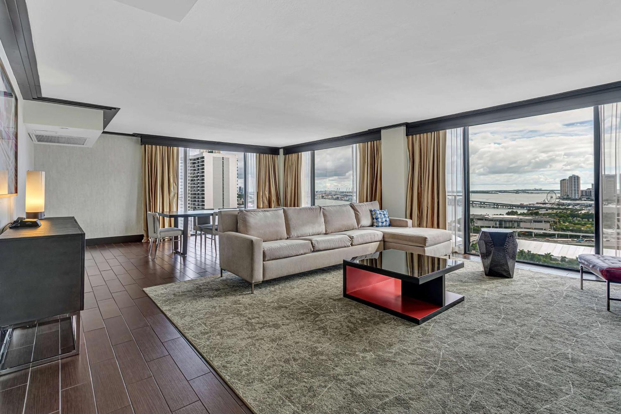 Hilton Miami Downtown Hotel Екстериор снимка