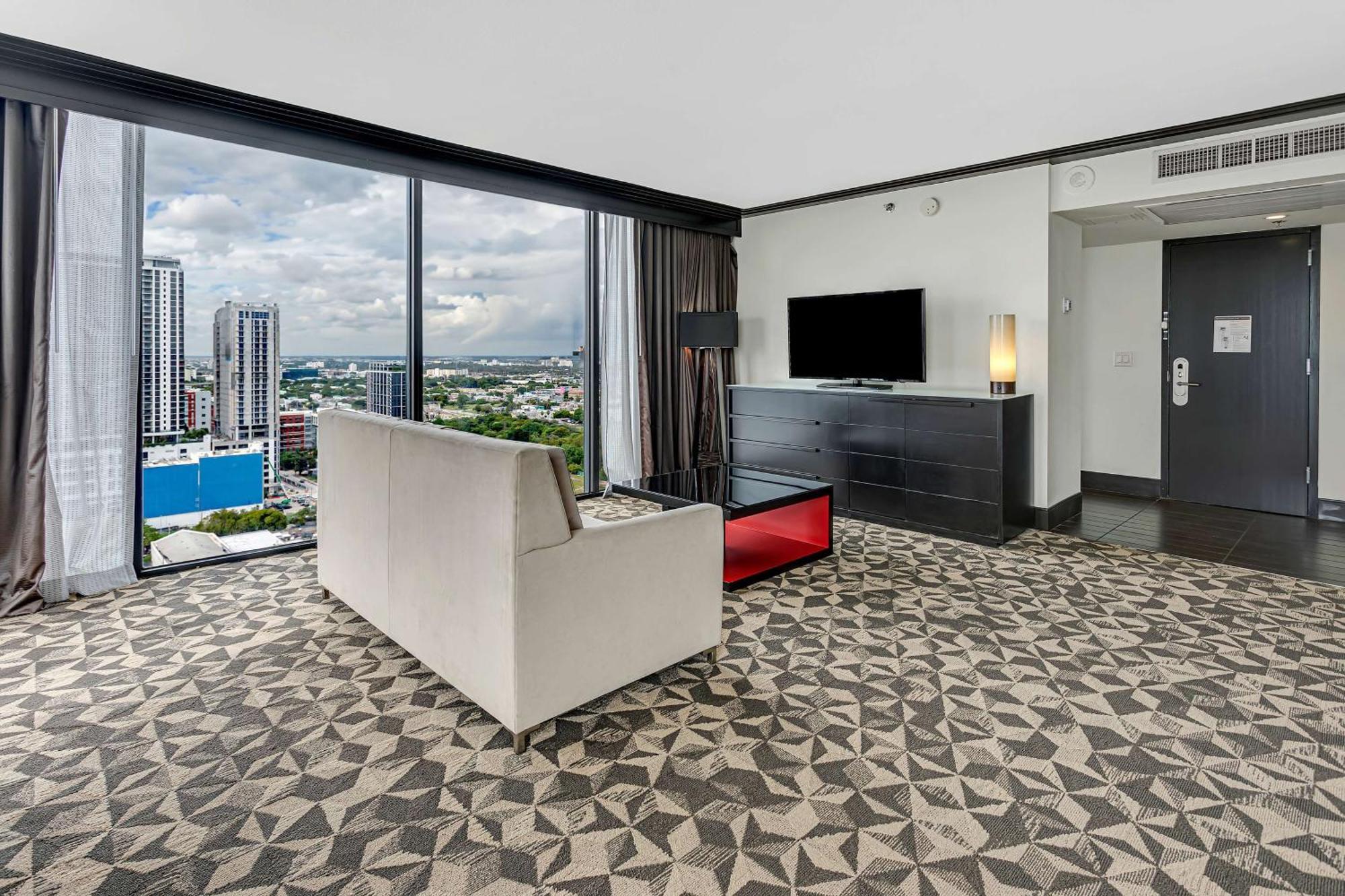 Hilton Miami Downtown Hotel Екстериор снимка